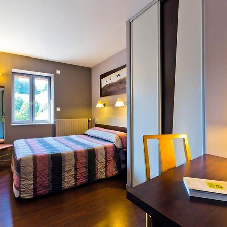 Les Hirondelles Hotel Orcines Kültér fotó