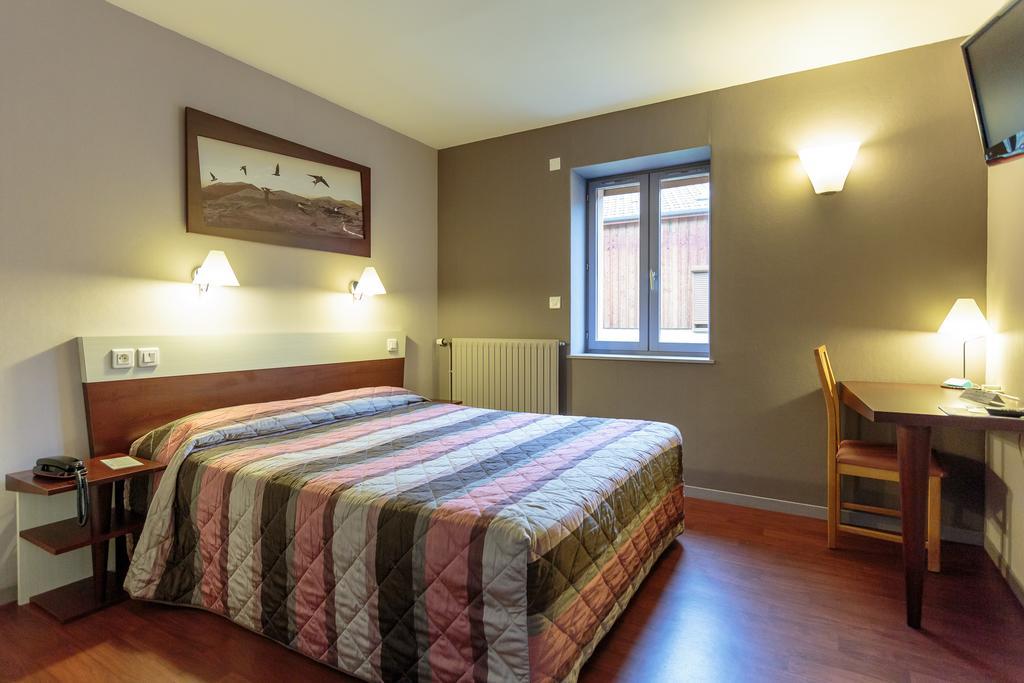 Les Hirondelles Hotel Orcines Kültér fotó
