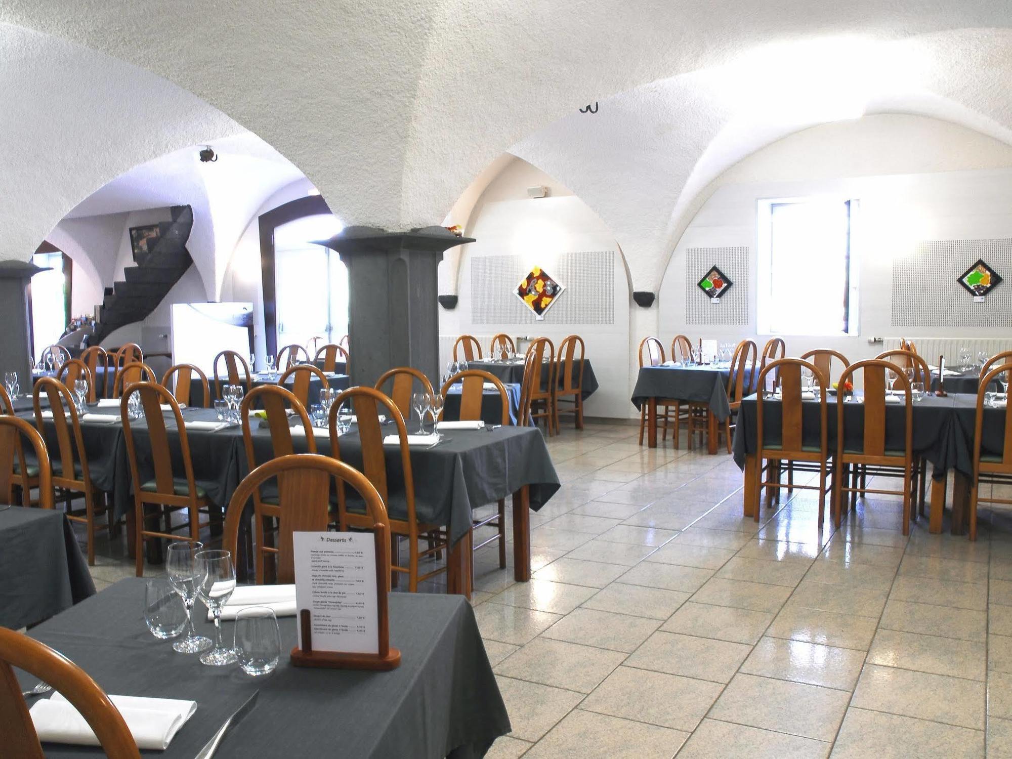 Les Hirondelles Hotel Orcines Kültér fotó