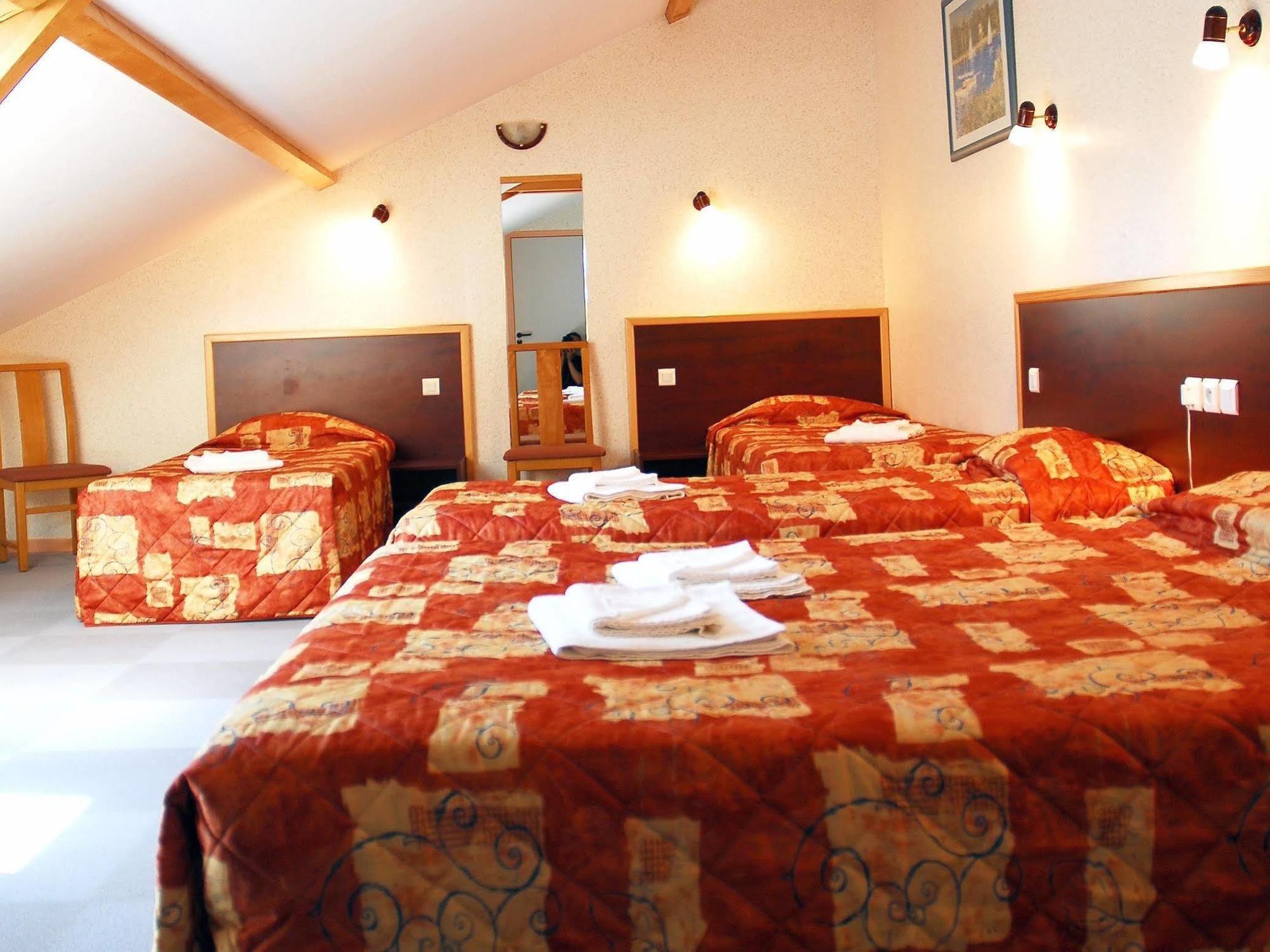 Les Hirondelles Hotel Orcines Kültér fotó