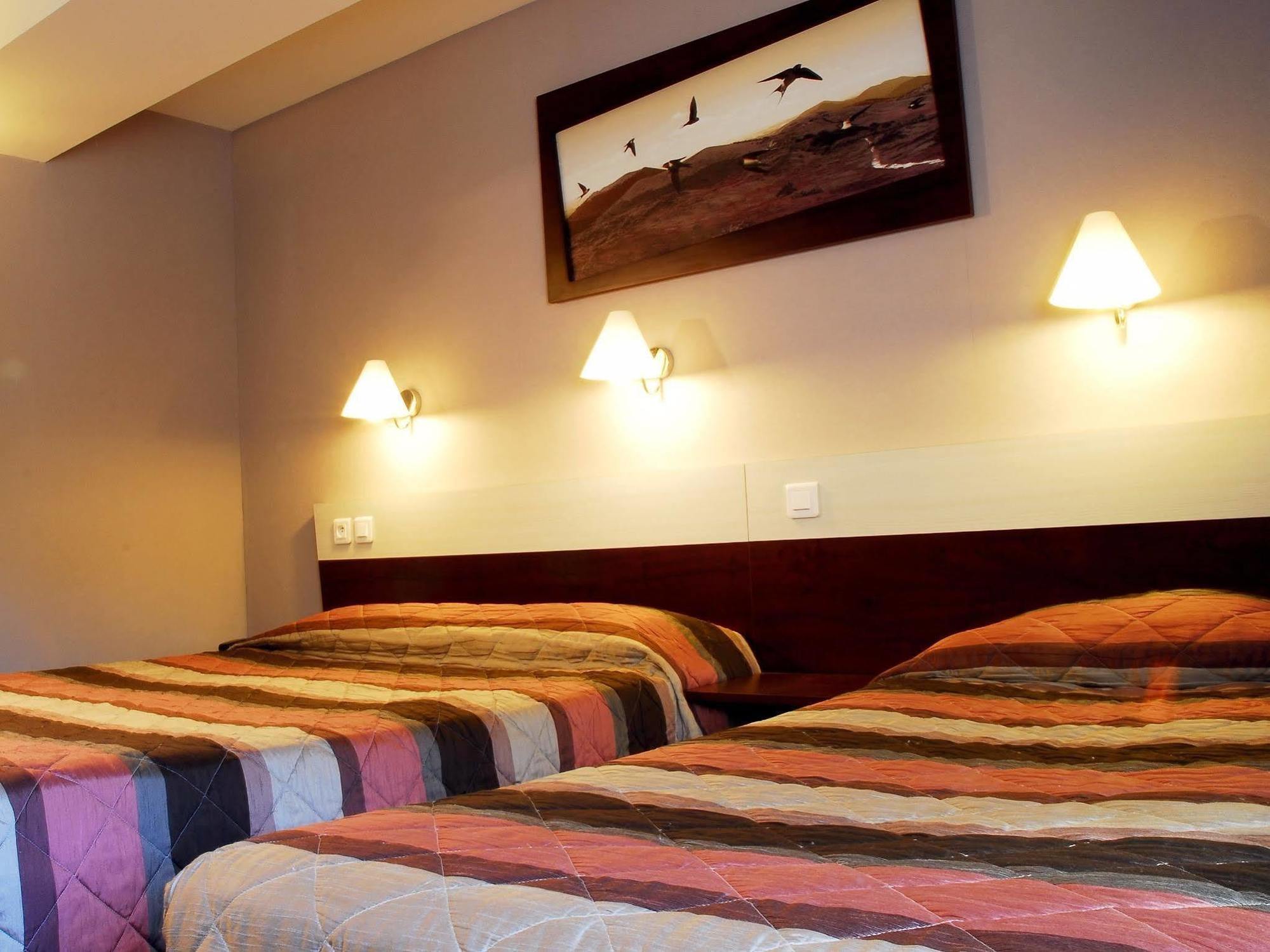 Les Hirondelles Hotel Orcines Kültér fotó