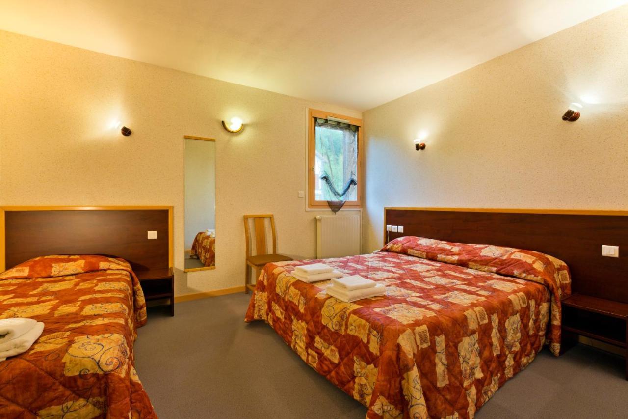Les Hirondelles Hotel Orcines Kültér fotó